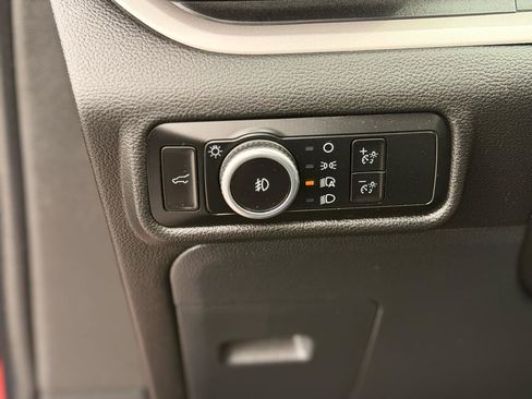 Used 2023 Ford Explorer XLT w/ Equipment Group 202A AWD/4WD image 11