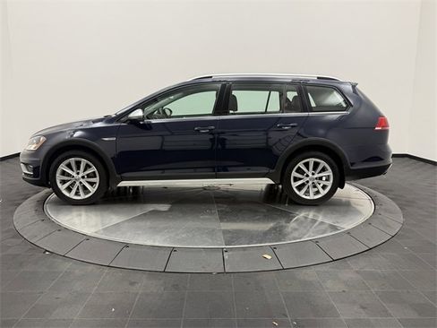 Used 2017 Volkswagen Golf Alltrack SE image 4