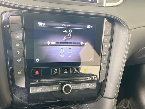 Used 2020 INFINITI QX50 Luxe w/ Navigation Package image 16