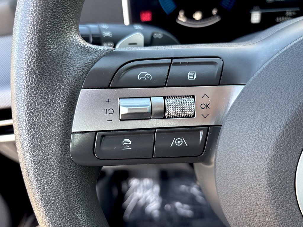 Used 2025 Hyundai Sonata SEL FWD image 12
