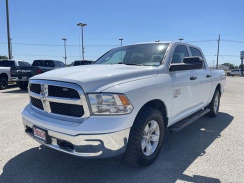 Used 2022 RAM 1500 Tradesman w/ Chrome Appearance Group AWD/4WD image 8