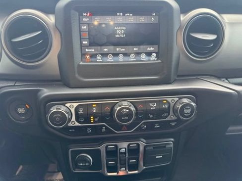 Used 2020 Jeep Gladiator Sport w/ Quick Order Package 24S AWD/4WD image 16