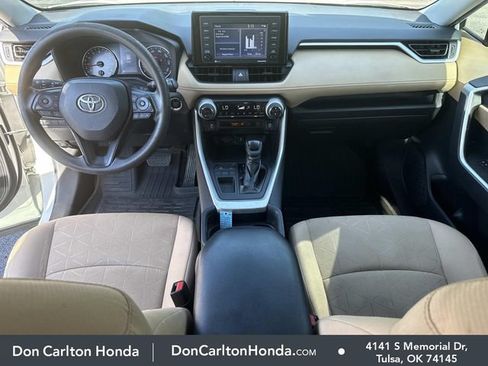 Used 2020 Toyota RAV4 XLE w/ Convenience Package FWD image 16
