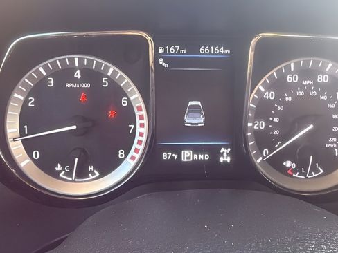 Used 2019 Nissan Titan PRO-4X w/ Pro-4x Convenience Package image 18