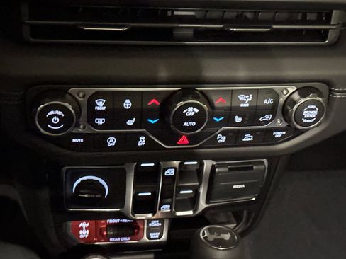 New 2026 Jeep Wrangler Unlimited Rubicon AWD/4WD image 20