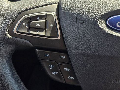 Used 2018 Ford Escape SE FWD image 11