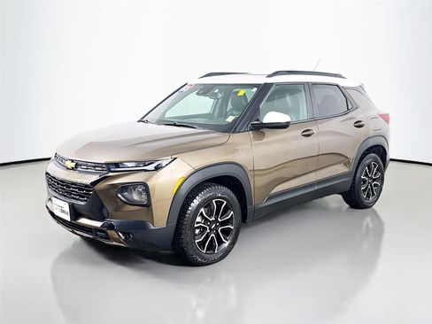 Used 2021 Chevrolet TrailBlazer ACTIV w/ Sun and Liftgate Package image 4