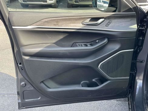 New 2026 Jeep Grand Cherokee Limited w/ Limited Altitude Package image 21