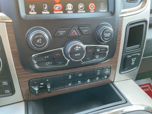 Used 2017 RAM 1500 Laramie w/ Convenience Group image 33