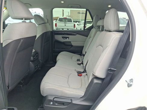 Used 2023 Honda Pilot LX image 10