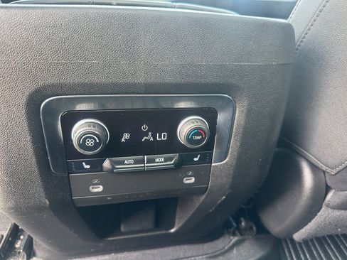 Certified 2024 Chevrolet Tahoe Z71 w/ Luxury Package image 31