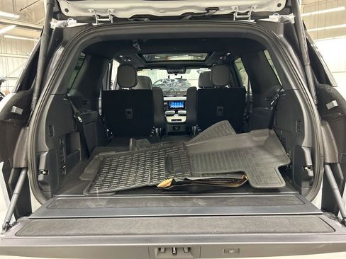 New 2026 Lincoln Navigator Reserve AWD/4WD image 32