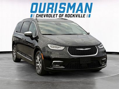 Used 2025 Chrysler Pacifica Pinnacle