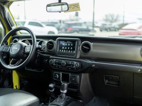 Used 2023 Jeep Gladiator Sport image 31