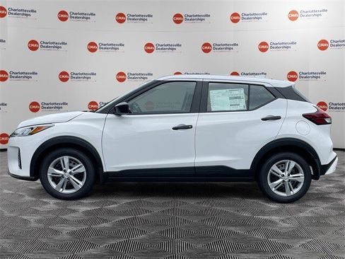 New 2025 Nissan Kicks Play S image 2