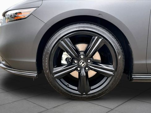 Used 2025 Honda Accord Sport image 11