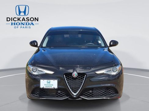 Used 2018 Alfa Romeo Giulia RWD image 2