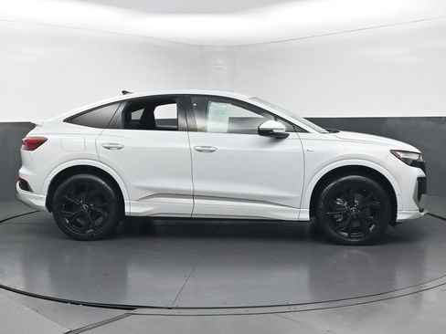 Used 2023 Audi Q4 e-tron Premium Plus AWD/4WD image 7
