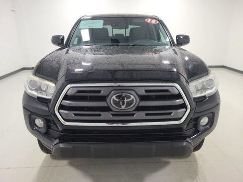 Certified 2018 Toyota Tacoma SR5 AWD/4WD image 2