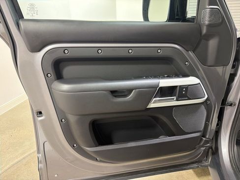 Used 2020 Land Rover Defender 110 HSE AWD/4WD image 9
