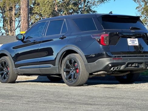 Used 2022 Ford Explorer ST w/ Equipment Group 401A image 3