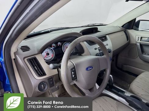 Used 2010 Ford Focus SE image 9