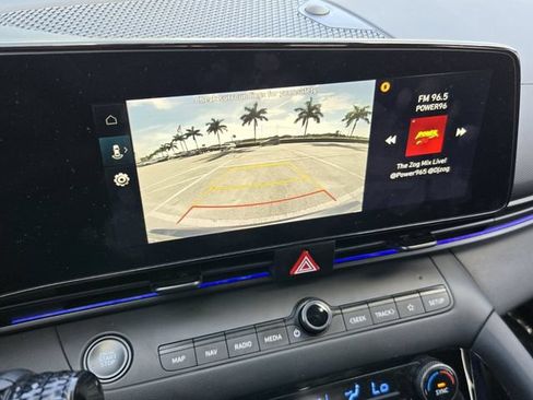 Used 2025 Hyundai Elantra SEL FWD image 18