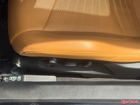 Used 2020 Chevrolet Corvette Stingray Premium Cpe w/ 3LT Preferred Equipment Group RWD image 17