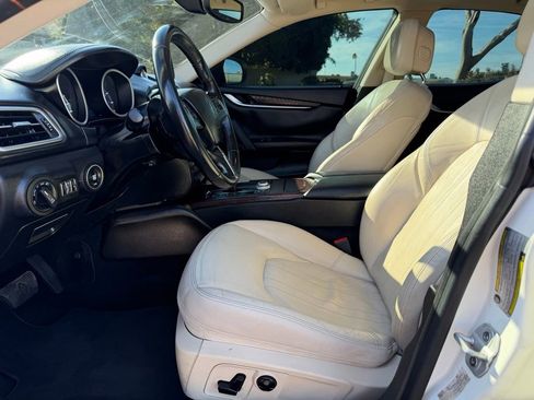 Used 2018 Maserati Ghibli S image 21