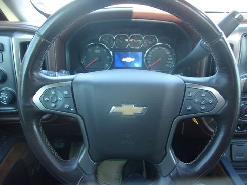 Used 2016 Chevrolet Silverado 1500 High Country w/ High Country Premium Package AWD/4WD image 9