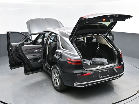 New 2026 Genesis GV70 2.5T Select image 15