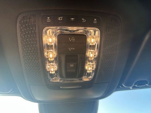 Used 2020 Mercedes-Benz GLE 350 w/ Premium Package image 35