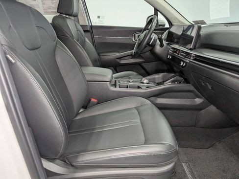 Certified 2025 Kia Sorento EX AWD/4WD image 46