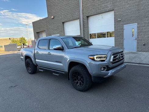Used 2020 Toyota Tacoma Limited AWD/4WD image 2