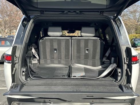 Used 2023 Rivian R1S Launch Edition image 25