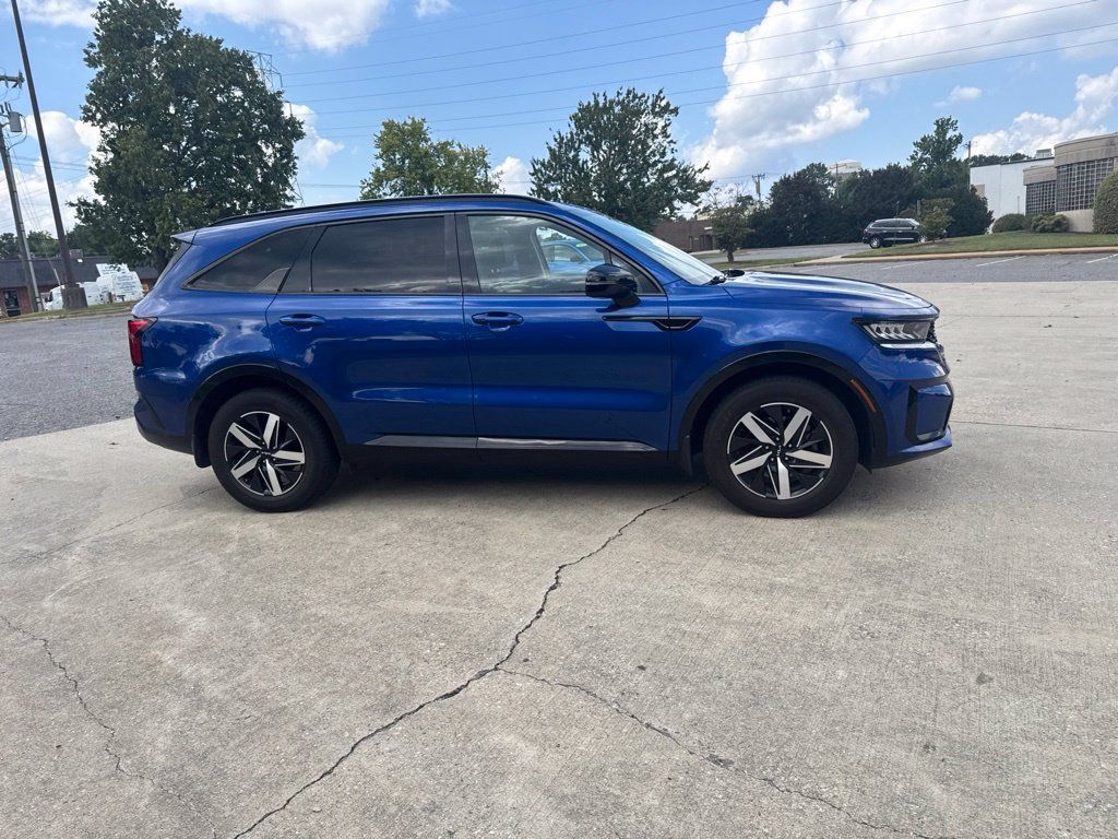Used 2022 Kia Sorento S FWD image 7