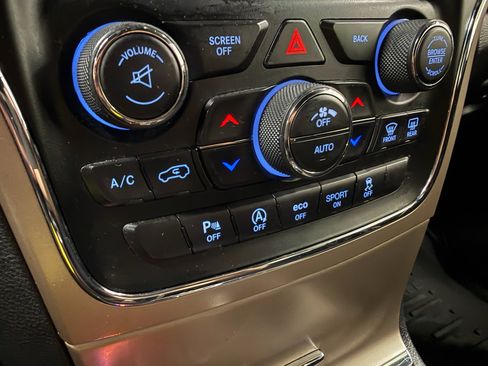 Used 2017 Jeep Grand Cherokee Laredo w/ Quick Order Package 23E AWD/4WD image 37