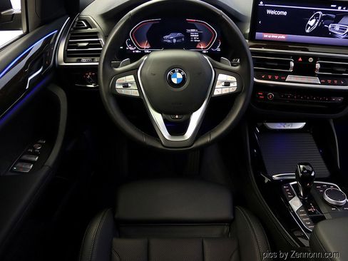 Certified 2025 BMW X4 xDrive30i image 15