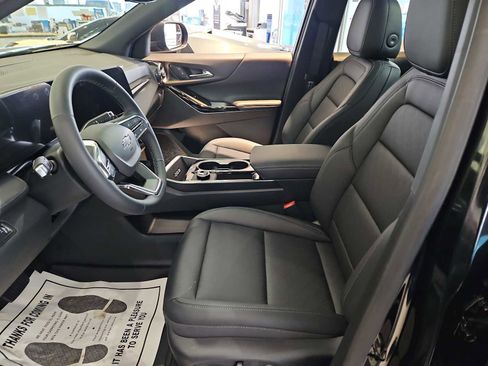 New 2026 Chevrolet Equinox LT w/ Convenience Package II AWD/4WD image 8