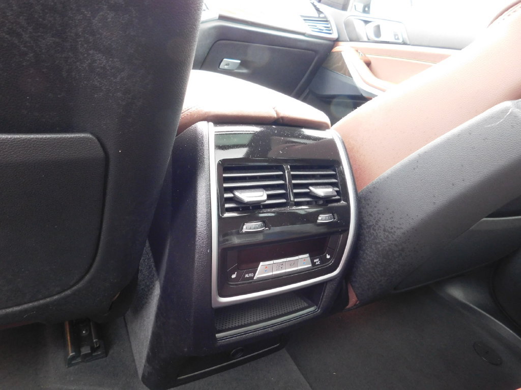 Used 2022 BMW X5 xDrive40i AWD/4WD image 16