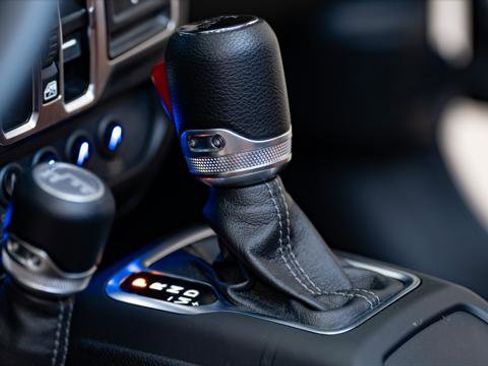 Used 2025 Jeep Gladiator Sport image 27