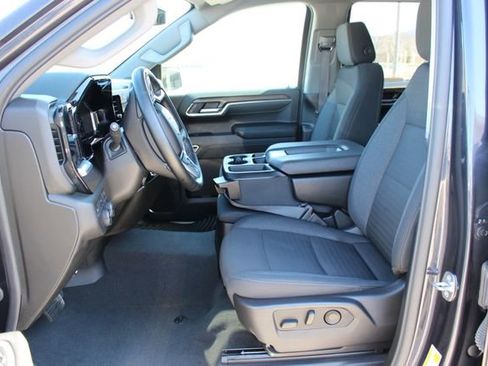 Used 2024 Chevrolet Silverado 1500 LT image 9