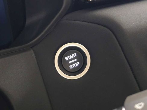 New 2026 Land Rover Range Rover Velar Dynamic SE image 30