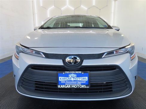 Used 2024 Toyota Corolla LE image 2