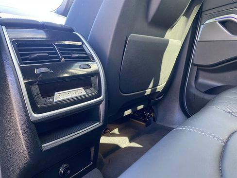 Used 2023 BMW X6 xDrive40i w/ M Sport Package image 35