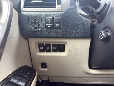 Used 2020 Lexus GX 460 Premium AWD/4WD image 16