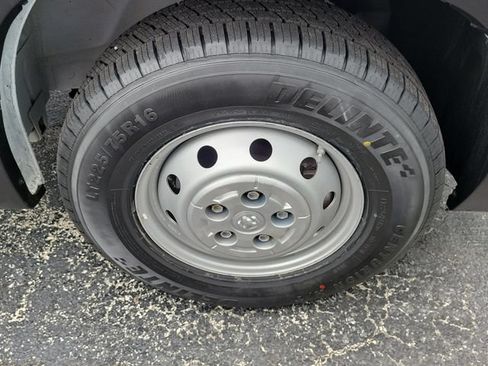 Used 2023 RAM ProMaster 2500 FWD image 14