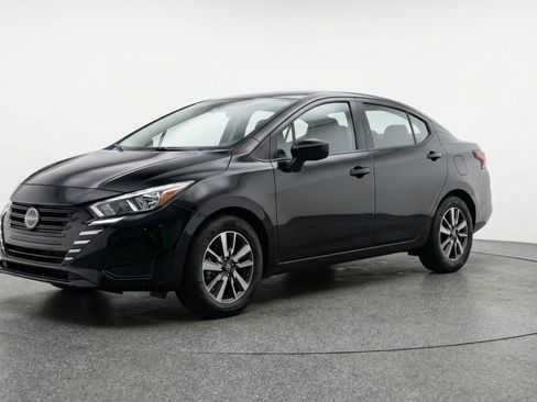 Used 2025 Nissan Versa SV FWD image 3