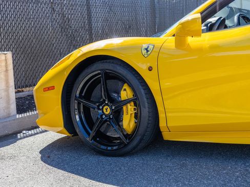 Used 2015 Ferrari 458 Spider Convertible 2D image 20