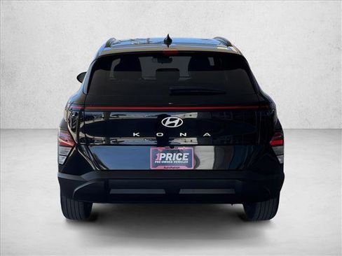 Used 2025 Hyundai Kona SEL FWD image 8
